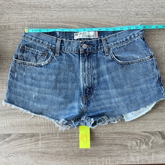 Vintage Levi's 559 denim cutoff shorts - Picture 3 of 12